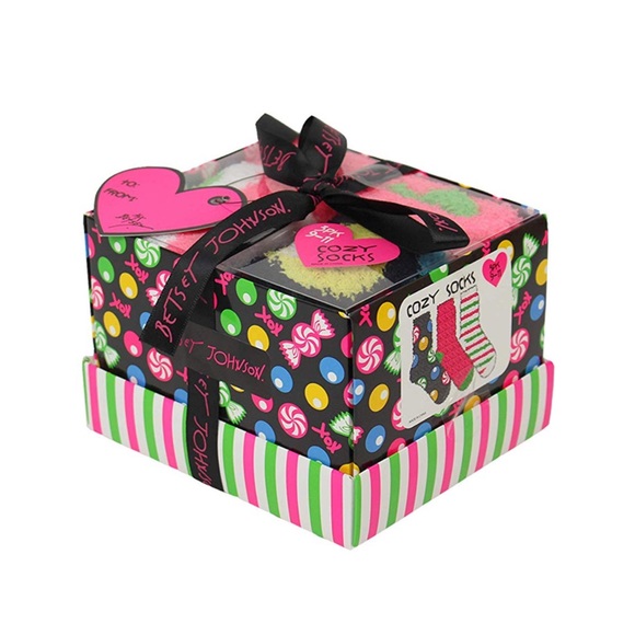 3 Pack BETSEY JOHNSON Cozy Crew Socks Gift Box Set - Picture 2 of 6